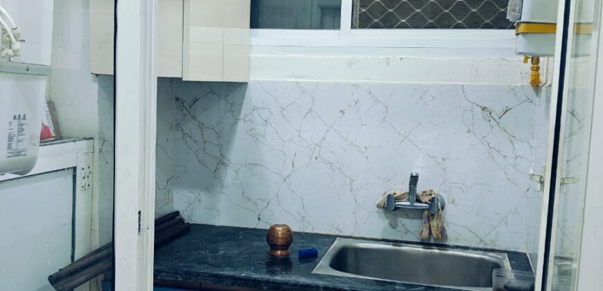 TWO BED ROOM FLAT FOR RENT 850 SQ FEET MAHAGUN MANTRA