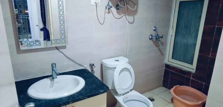 TWO BED ROOM FLAT FOR RENT 850 SQ FEET MAHAGUN MANTRA